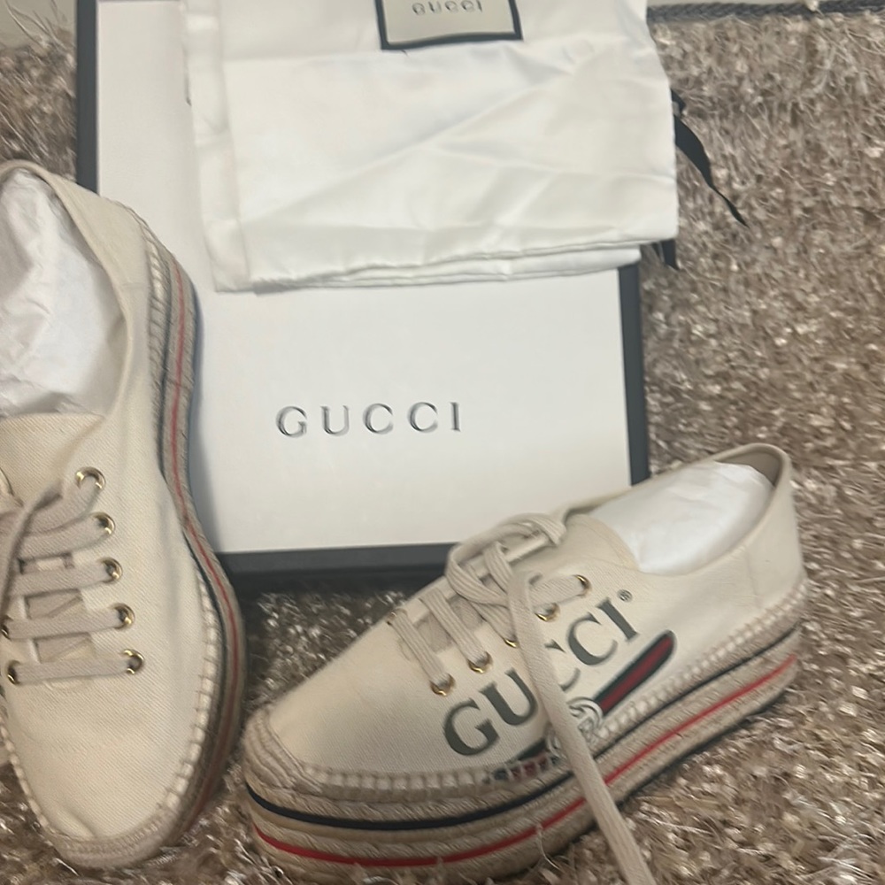 Cute shoe with a pair of ripped jeans, worn once.